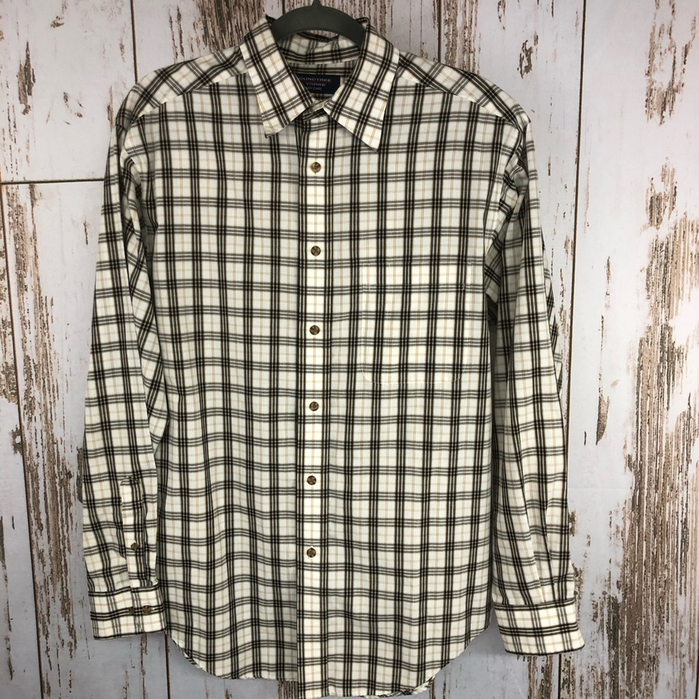 Roundtree & Yorke, Easy Care. Size Medium. In excellent condition!
